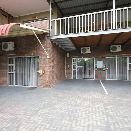 Ingwe Guesthouse Mbombela ภายนอก รูปภาพ