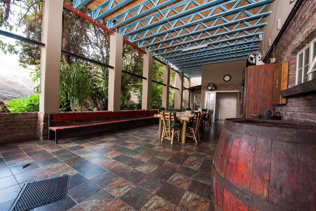 Ingwe Guesthouse Mbombela ภายนอก รูปภาพ