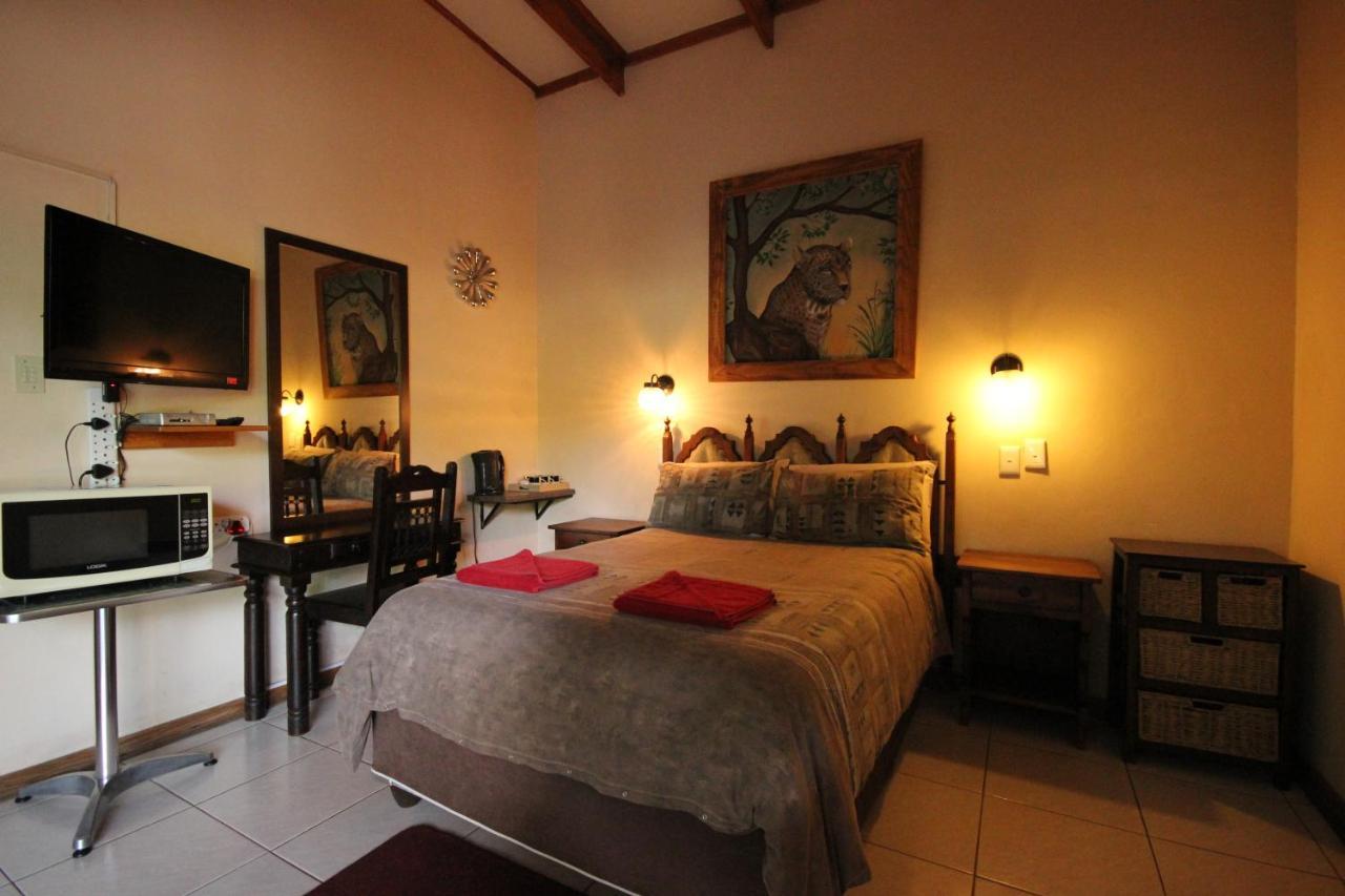 Ingwe Guesthouse Mbombela ภายนอก รูปภาพ