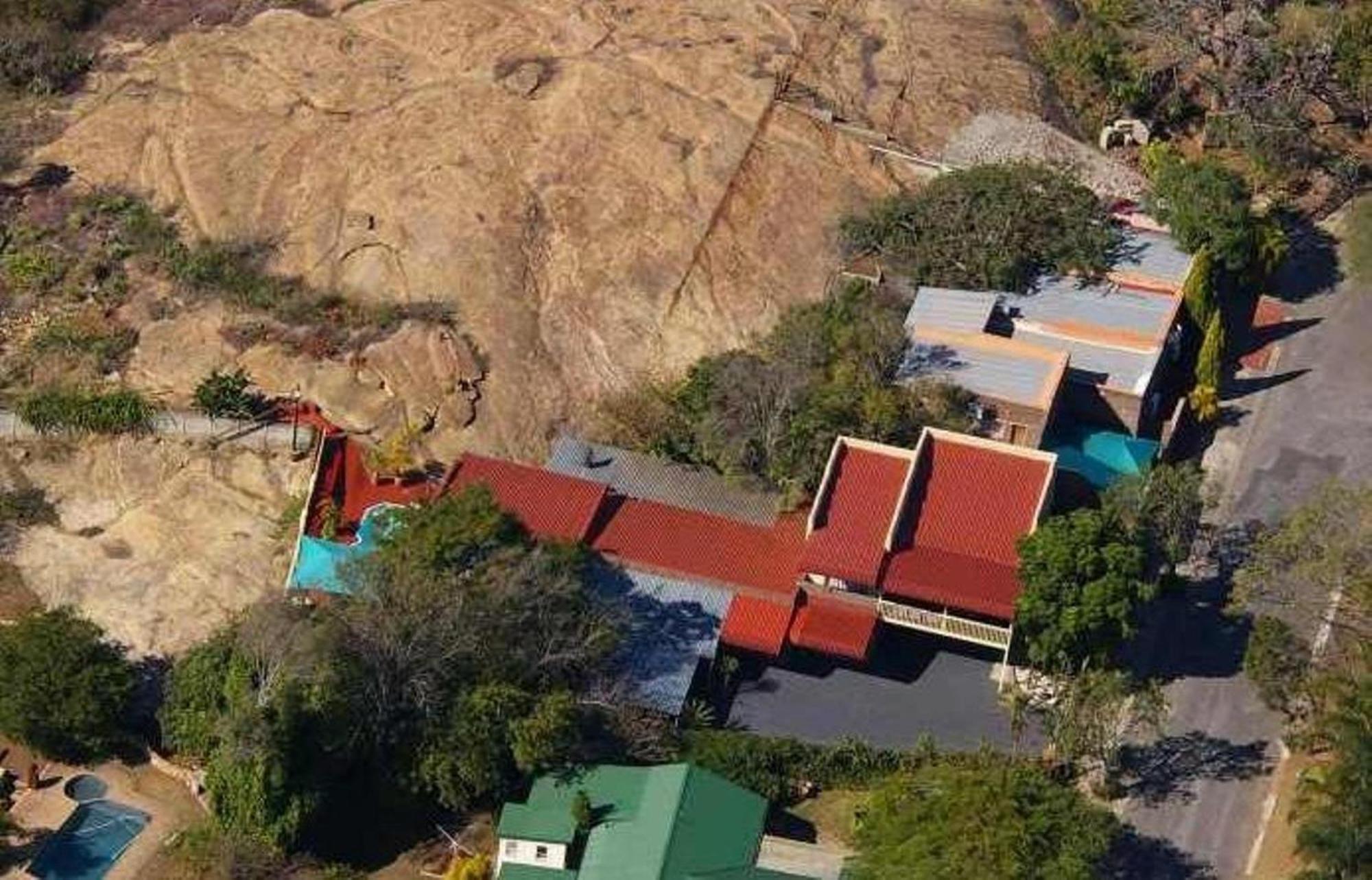 Ingwe Guesthouse Mbombela ภายนอก รูปภาพ