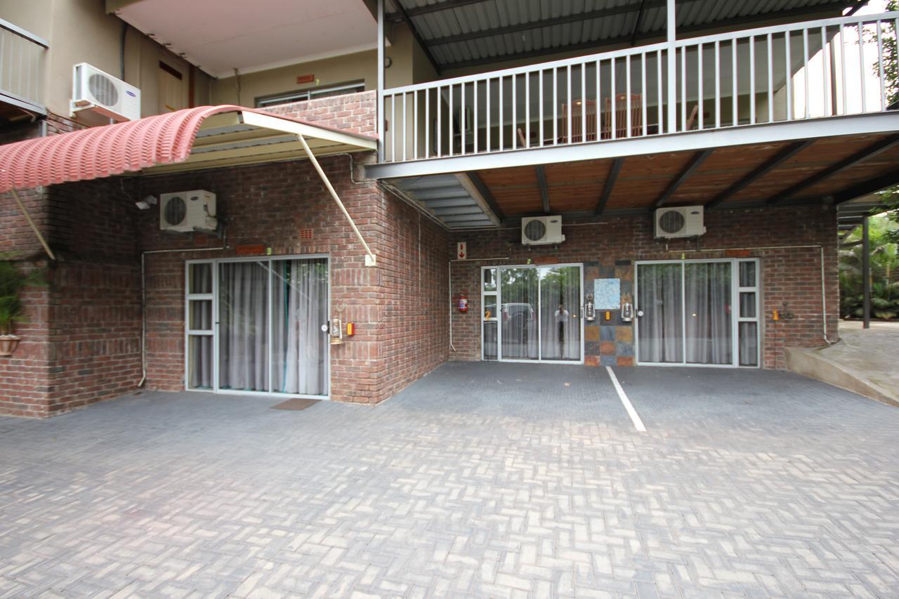 Ingwe Guesthouse Mbombela ภายนอก รูปภาพ